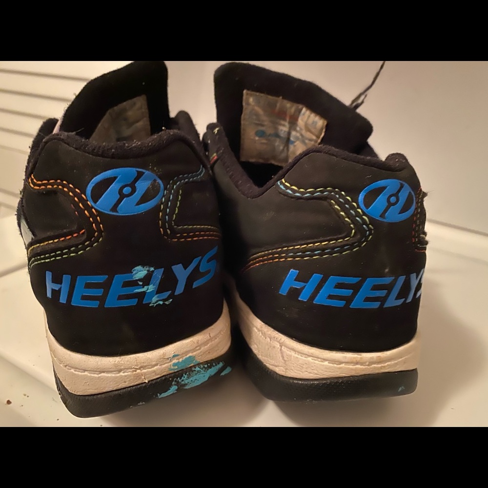 KIDS HEELYS youth size 4